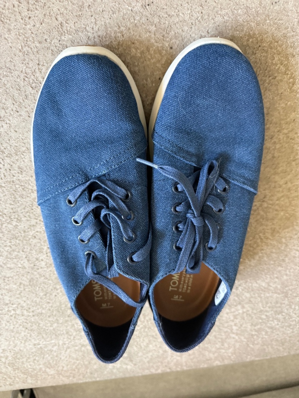 Men’s Toms shoes